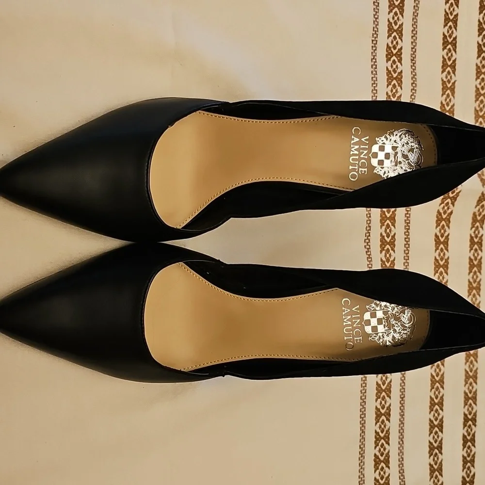 Vince Camuto Black Stilettos - Picture 2 of 5